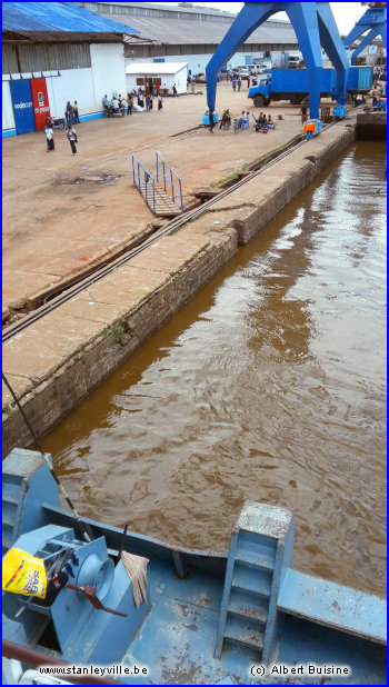 Crue du fleuve au port de Kisangani