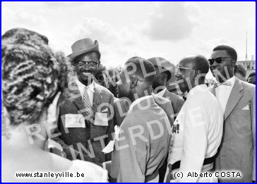 Lumumba à l'aéroport de Stanleyville